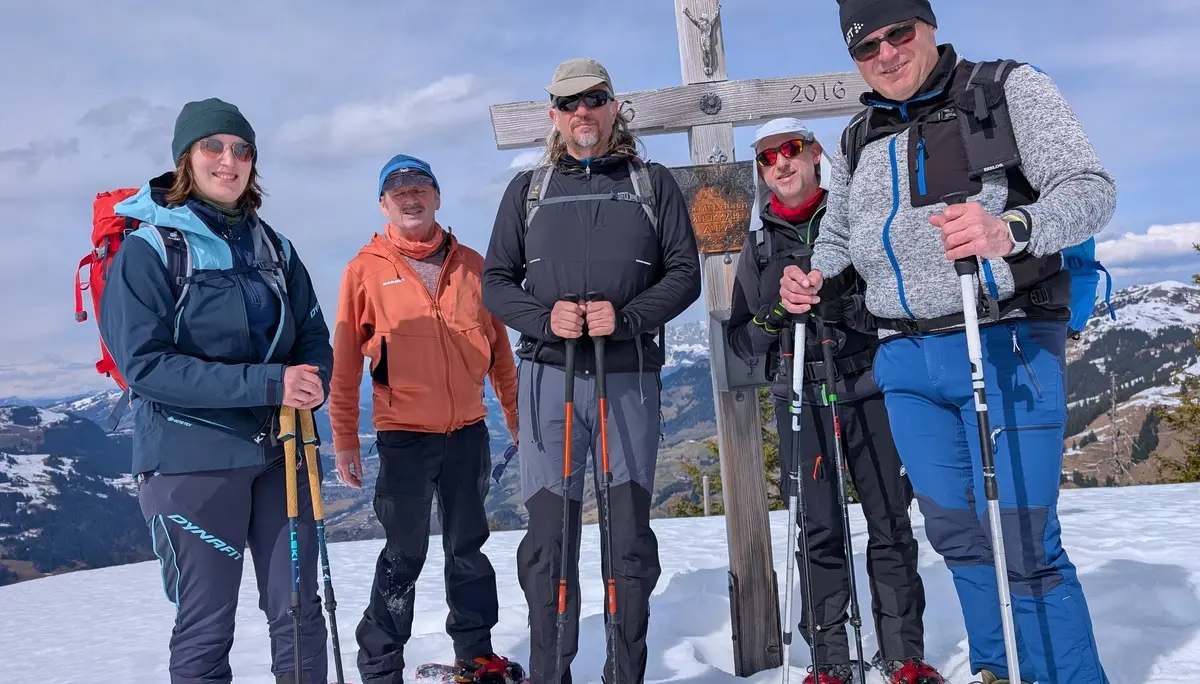 SSW-WoE Bochumer Hütte_1. Tag | © DAV Gangkofen/Martin Götz_SSW-WoE Bochumer Hütte_1. Tag_Am Gipfel des Laubkogels