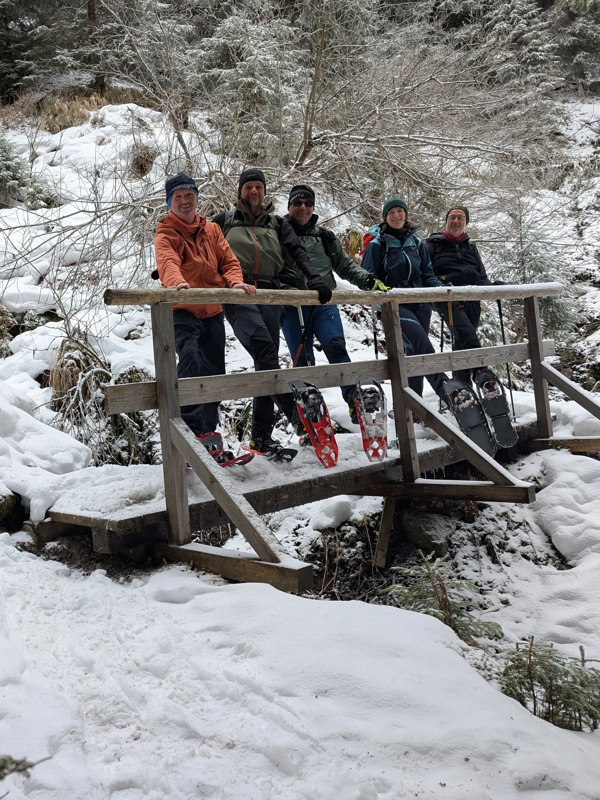 SSW-WoE Bochumer Hütte_2. Tag | © SSW-WoE Bochumer Hütte_2. Tag_Abstieg_Auf der Brücke