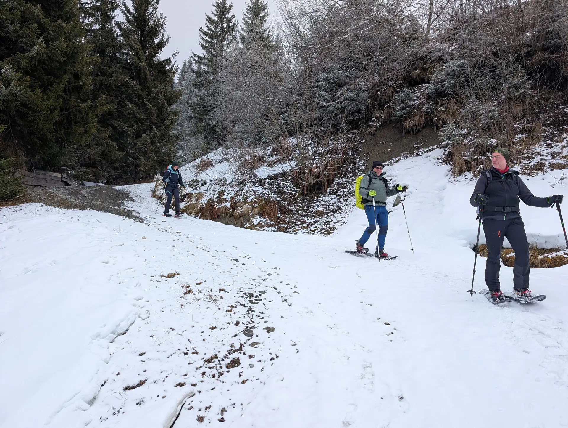 SSW-WoE Bochumer Hütte_2. Tag | © SSW-WoE Bochumer Hütte_2. Tag_Abstieg von der Kelchalm_noch mit Schneeschuhen