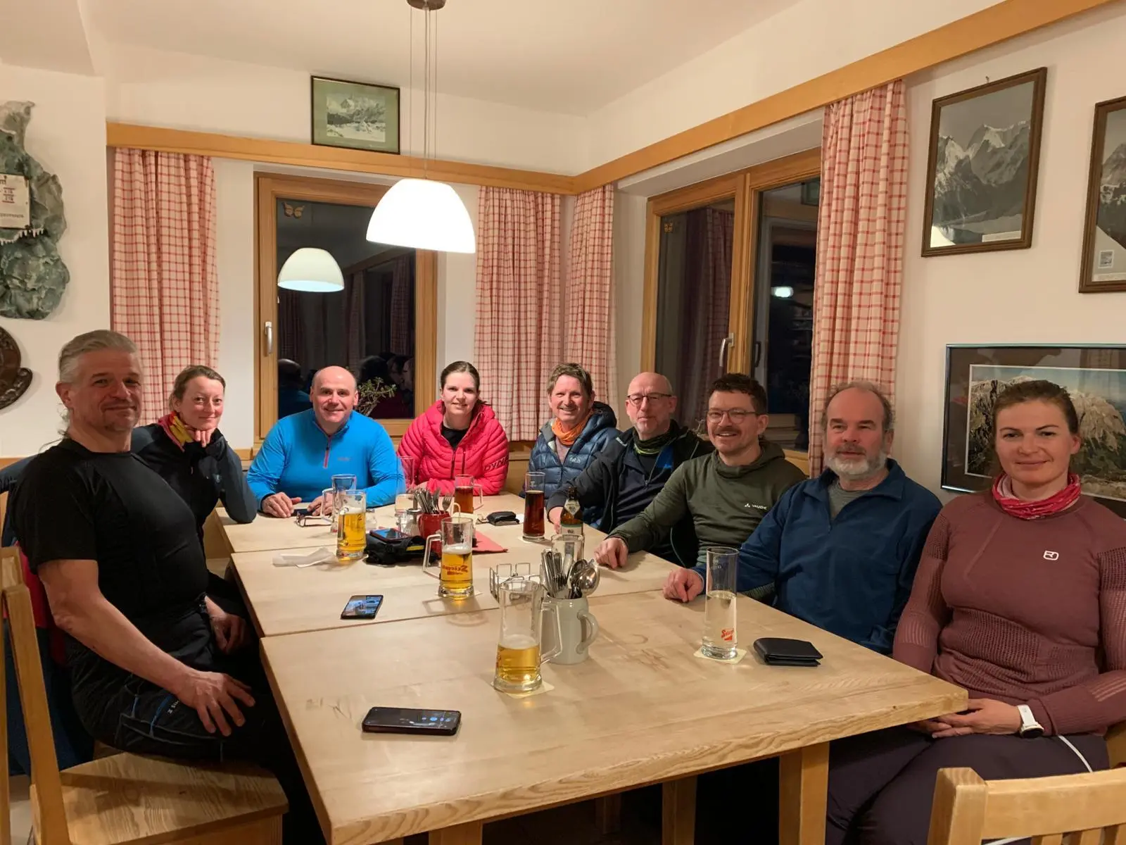 SSW Stahlhaus Vollmondtour | © DAV Gangkofen/Robert Menhart_SSW Stahlhaus Vollmondtour_Gemütliche Rast im Stahlhaus