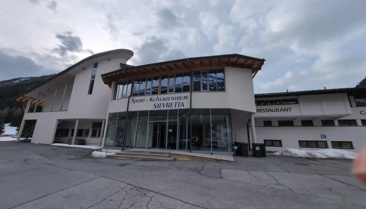 1. Tag_Parkplatz in Galtür | © DAV Gangkofen/Martin Götz_SSW Jamtalhütte_1. Tag_Parkplatz in Galtür