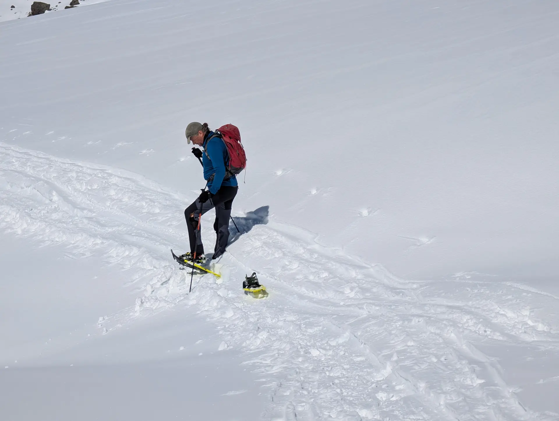 2.Tag_Abstieg_Mono-Schneeschuh | © DAV Gangkofen/Martin Götz_SSW Jamtalhütte_2.Tag_Abstieg_Mono-Schneeschuh