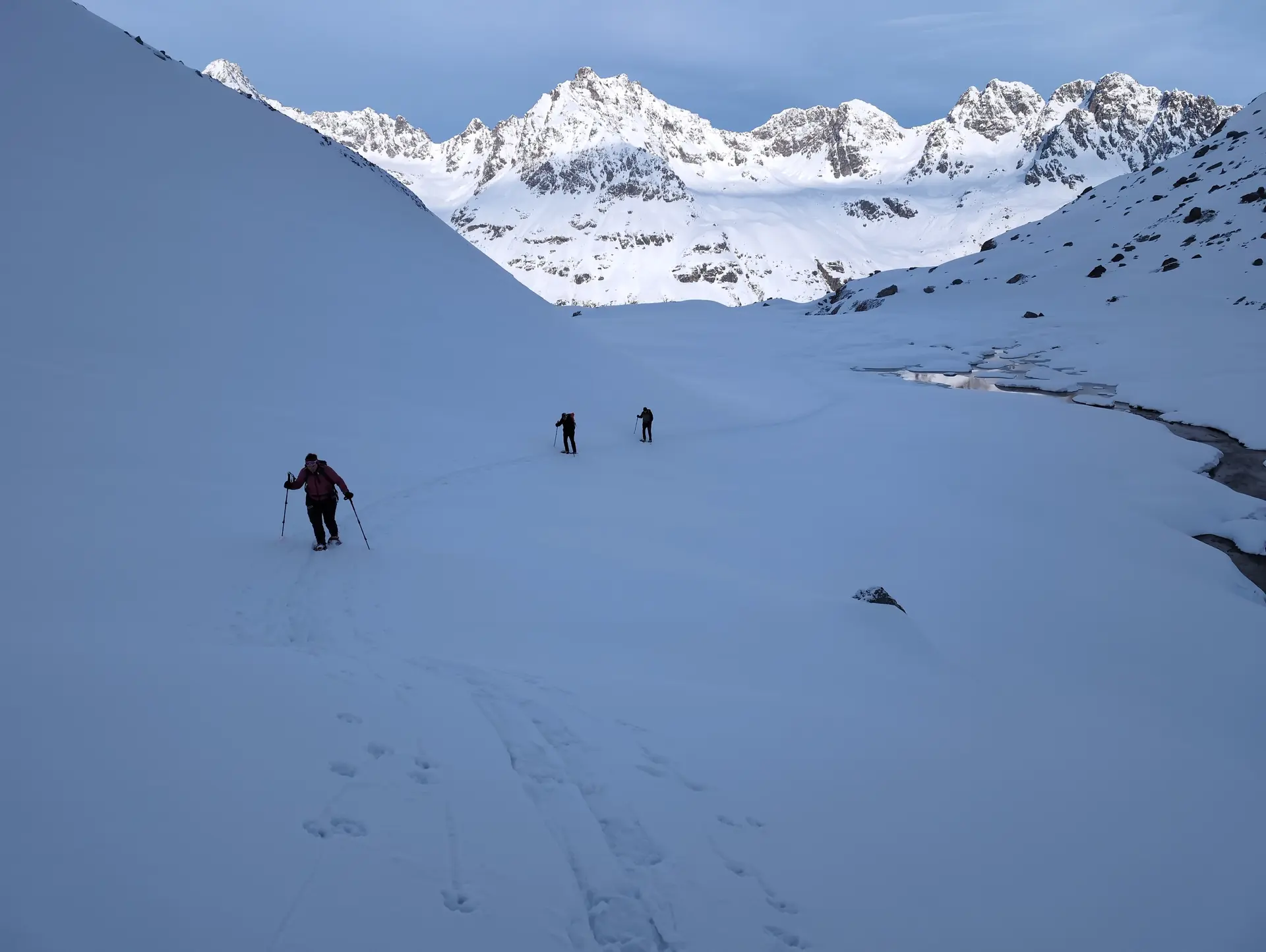 2. Tag_Aufstieg_Am Breiten Wasser | © DAV Gangkofen/Martin Götz_SSW Jamtalhütte_2. Tag_Aufstieg_Am Breiten Wasser