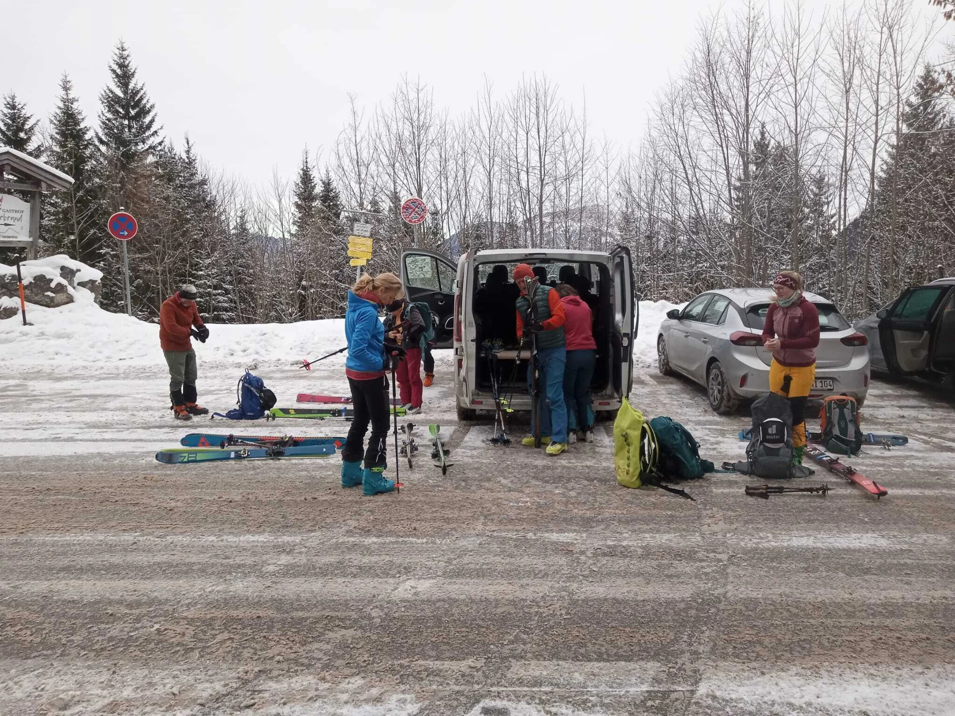 © (DAV Gangkofen) Parkplatz Hinterbrand
