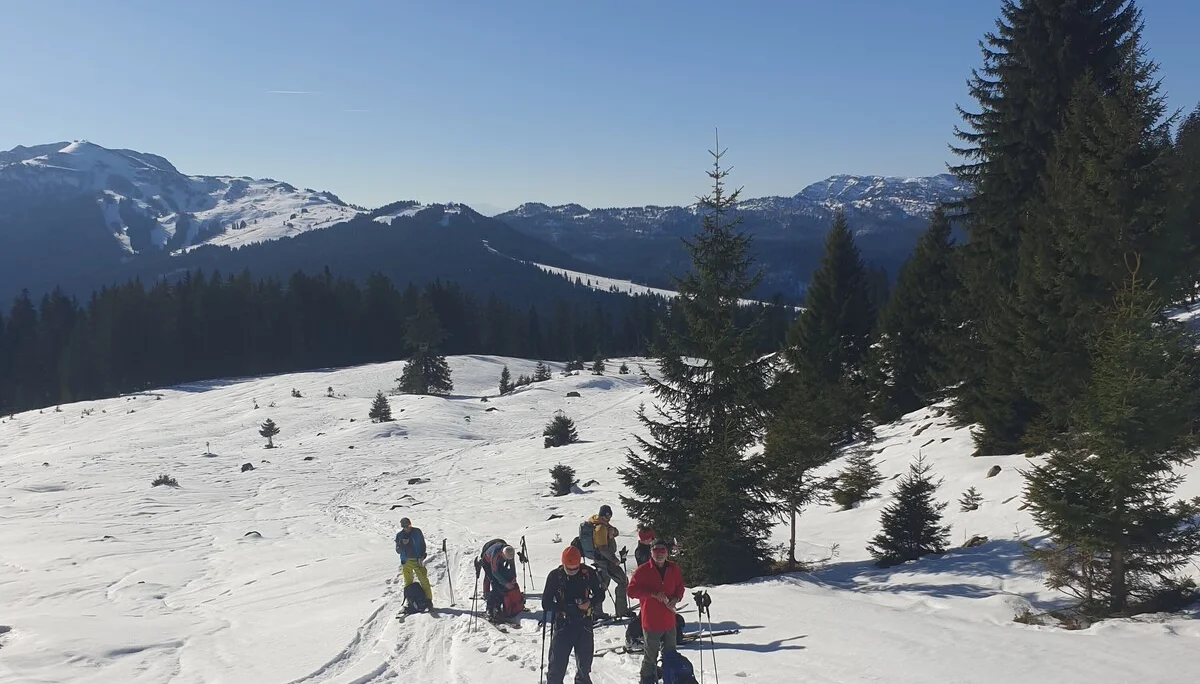© (DAV Gangkofen) hinten links Steinplatte