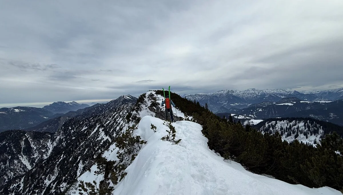 © (DAV Gangkofen) Gratüberschreitung, unten rechts nicht sichtbar Heutal