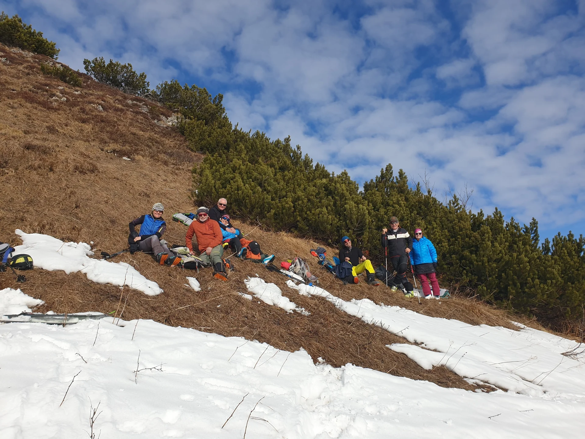 © (DAV Gangkofen) Brotzeit beim Farmauriedel