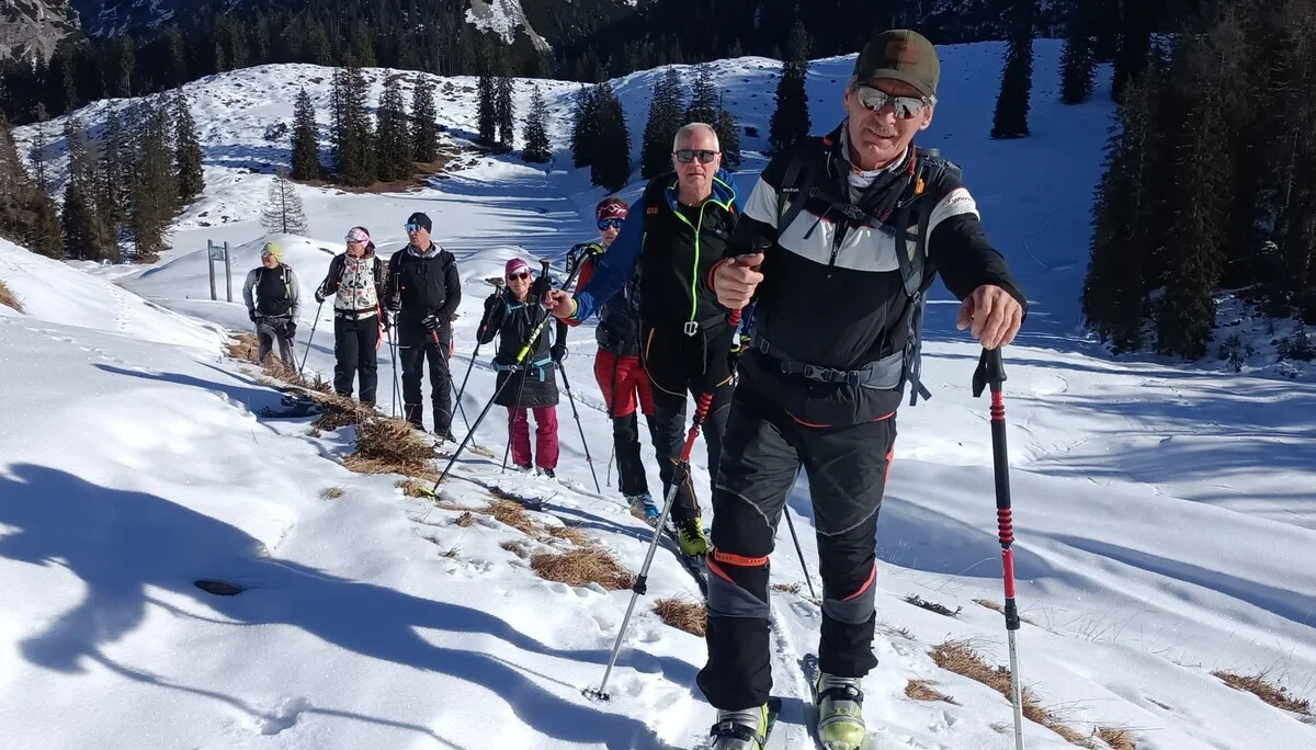 © (DAV Gangkofen) die Forststraße zum Kühkranz wird verlassen