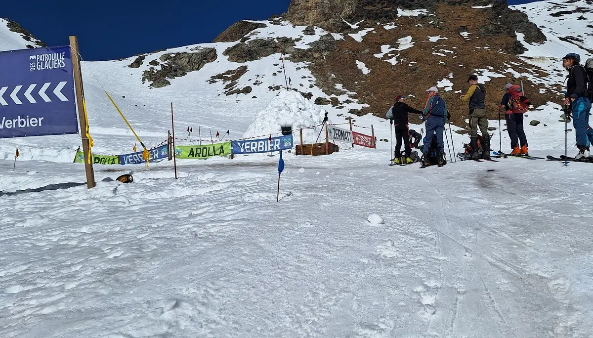 © (DAV-Gangkofen) - Versorgungsstelle des Patrouille des Glaciers 