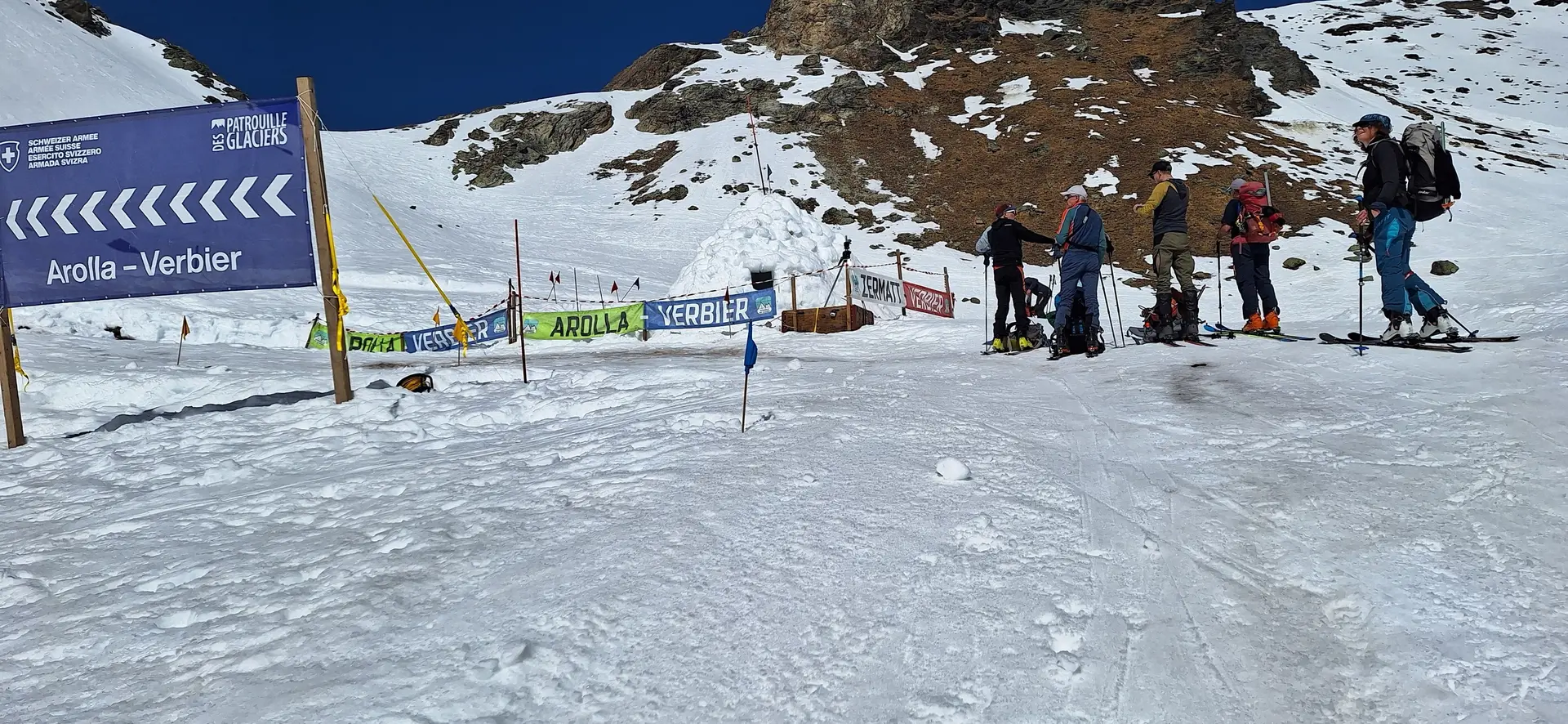 © (DAV-Gangkofen) - Versorgungsstelle des Patrouille des Glaciers 