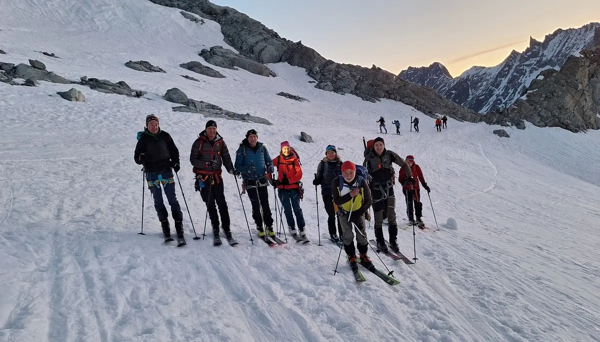 © (DAV-Gangkofen) - Aufbruch um 6:00 morgens