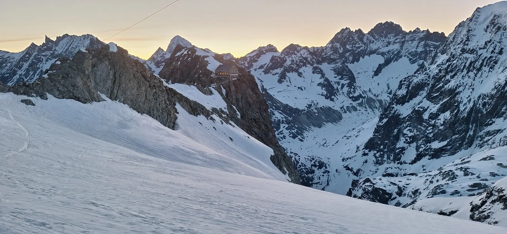 © (DAV-Gangkofen) - Blick zurück zur Hütte