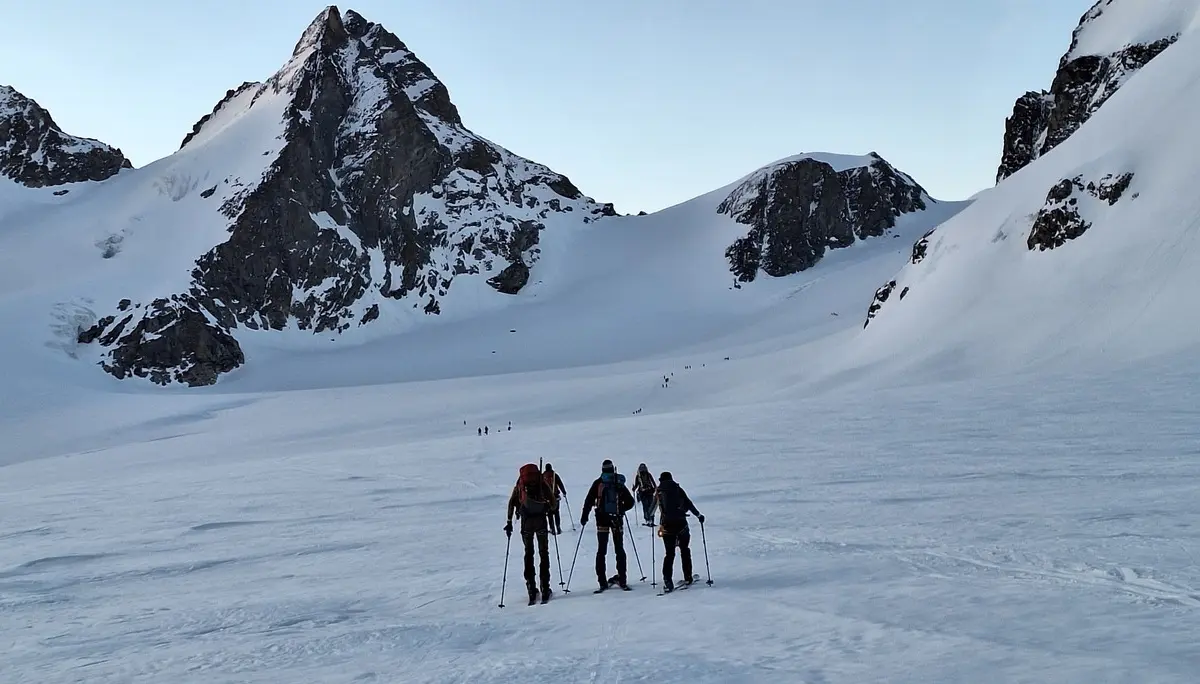 © (DAV-Gangkofen) - über den langen Gletscher zum Col de l'Evêque (3382m) 