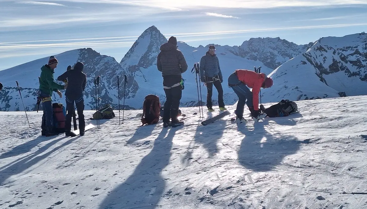 © (DAV-Gangkofen) - Col de l'Evêque (3382m) 
