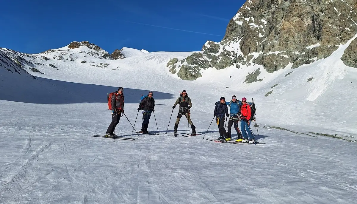 © (DAV-Gangkofen) - Blick zurück zum Col de l'Evêque (3382m) 