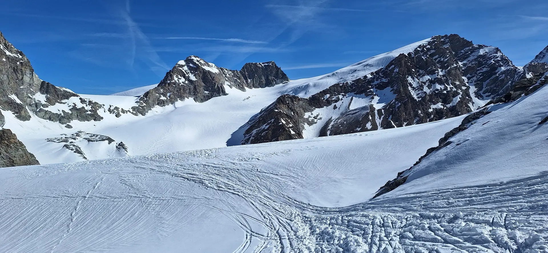 © (DAV-Gangkofen) - Blick zum letzten Pass den Col de Valpelline (3557m). 