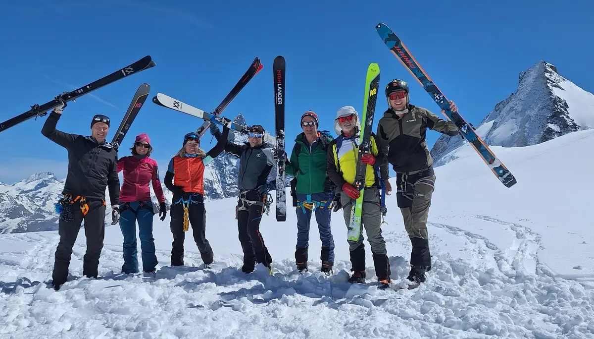 © (DAV-Gangkofen) - Col de Valpelline (3557m). 