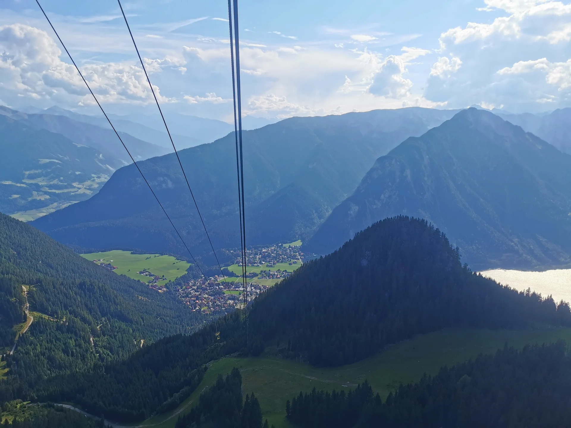 KS | © DAV Gangkofen\Martin Götz - Blick auf Achensee von der Seilbahn nach Maurach aus