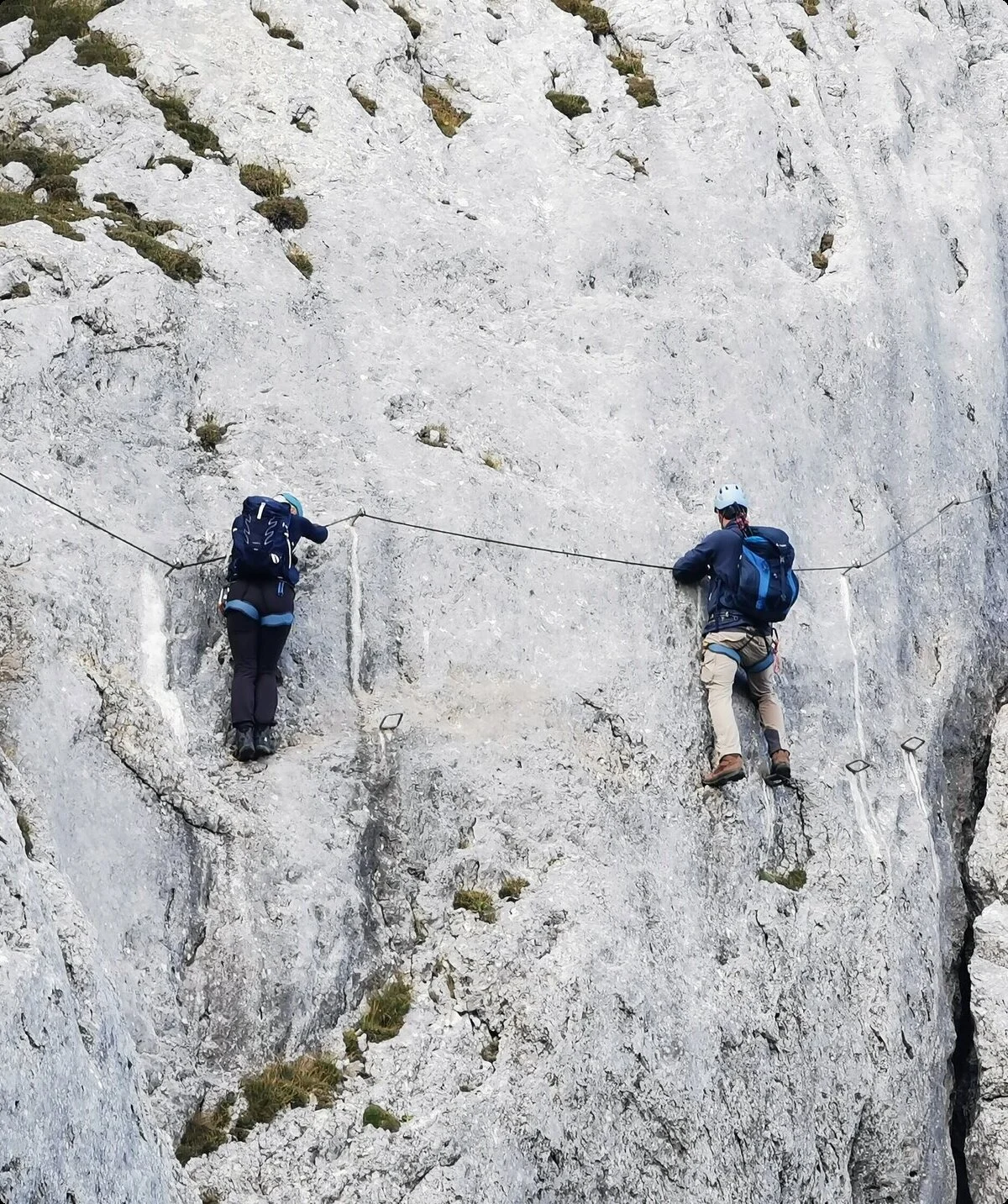 KS | © DAV Gangkofen\Martin Götz - Klettersteig 5-Gipfel im Rofangebirge Klettersteiggeher am Rosskopf