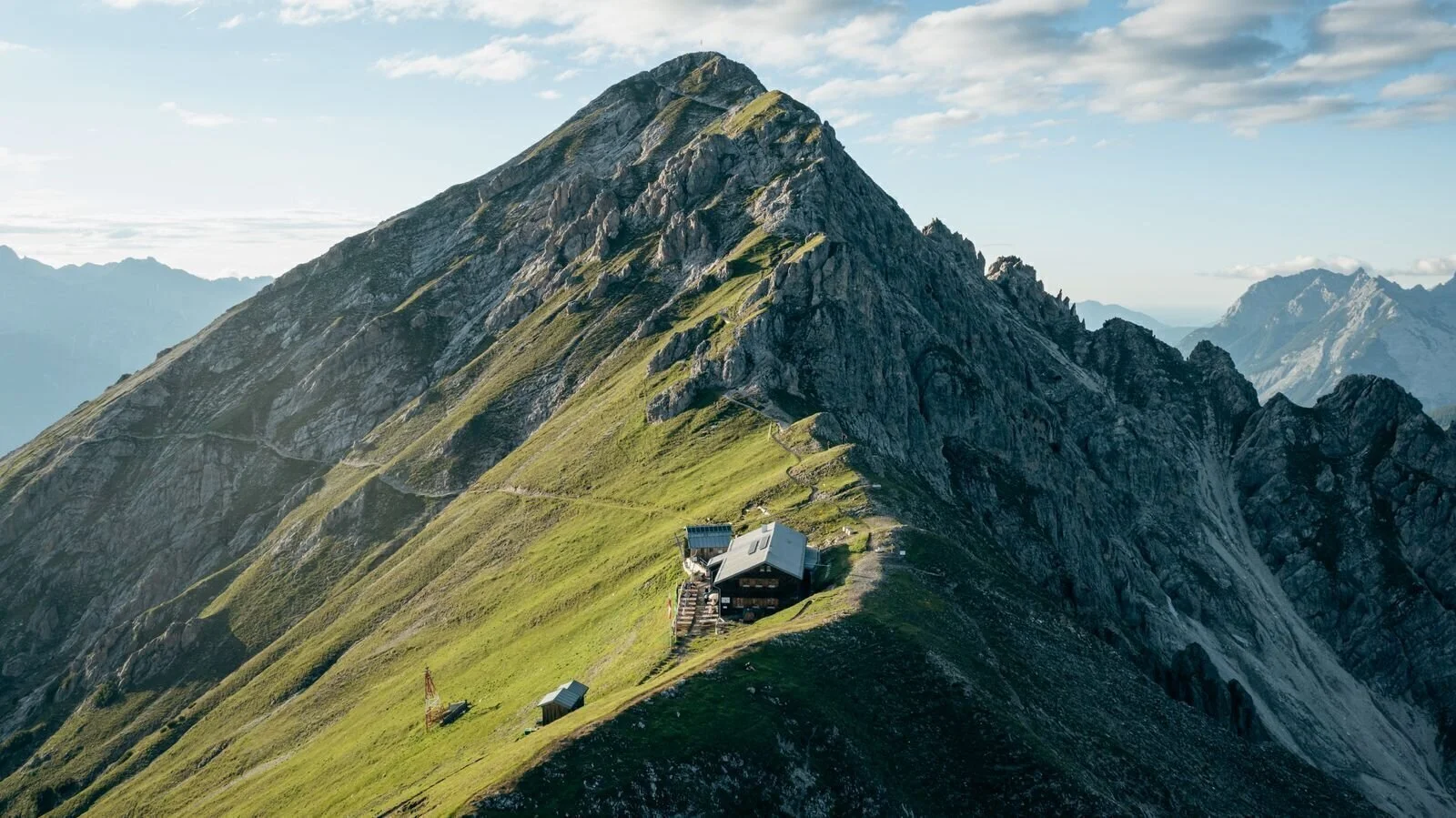 KS | © https://www.noerdlingerhuette.at/.cm4all/mediadb/2022/.Lage.jpg/picture-1600