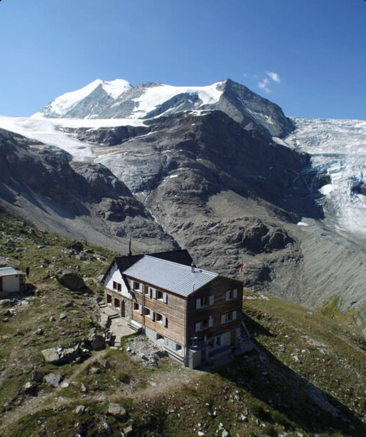 KS | © https://www.cas-prevotoise.ch/cabanes/turtmannhtte.php