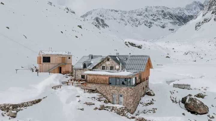 SSW | © www.winnebachseehuete.com\galerie\Winter_Tag_Aussen01 (Winnebachseehütte)